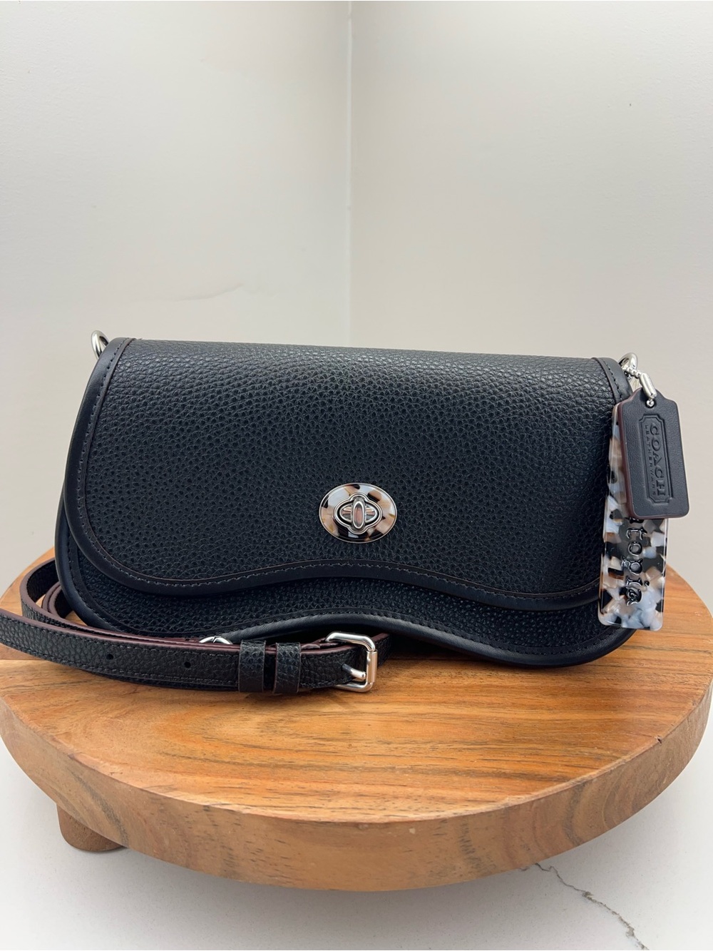 Coach Wavy Dinky Bag in Coachtopia Leather - Black (NWOT/No Acrylic Strap)